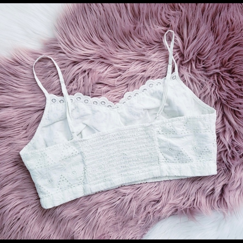 American Eagle Eyelet Crop Top! - Picture 4 of 5